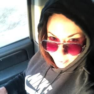 Meet your Posher, Leslie